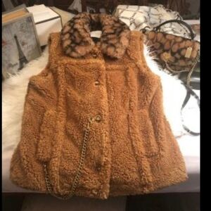 COACH X JENNIFER LOPEZ SHERPA SIGNATURE VEST
